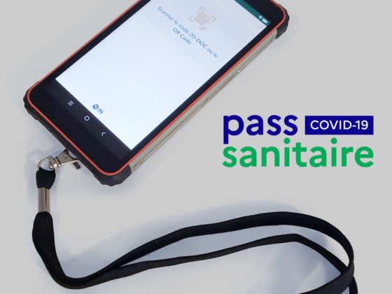 Lecteur-de-contrôle-des-pass-sanitaires-grande-autonomie